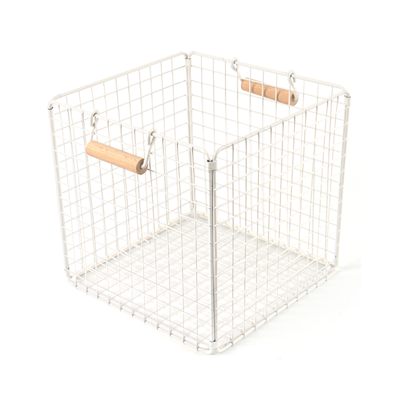 Cestini portaoggetti in filo con manici in legno per dispensa