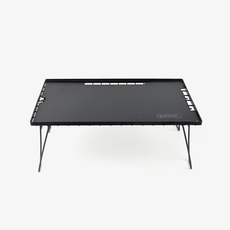 Tavolo pieghevole in plastica per uso interno ed esterno