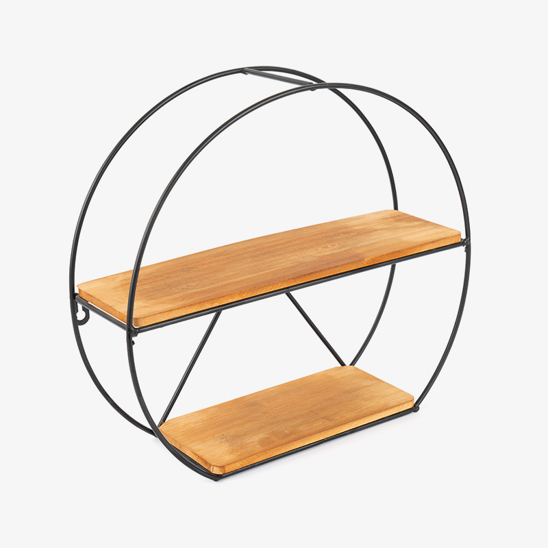 Mensola da parete dorata e cestino portaoggetti sospeso per la cucina