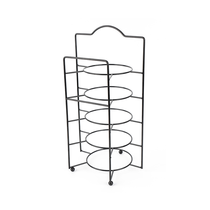 Alzata a più livelli con ciotole e piatti
